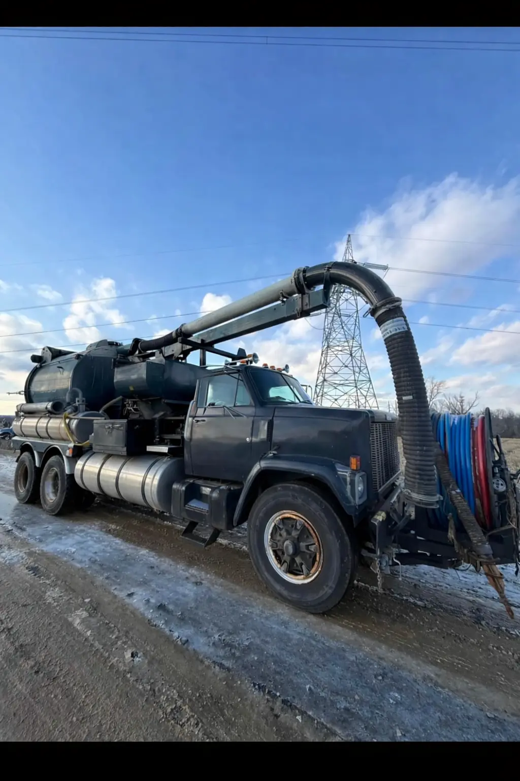 Murray General Contracting Vactor 2110 hydrovac and sewer-jetting combo truck on a Lehigh Valley job site