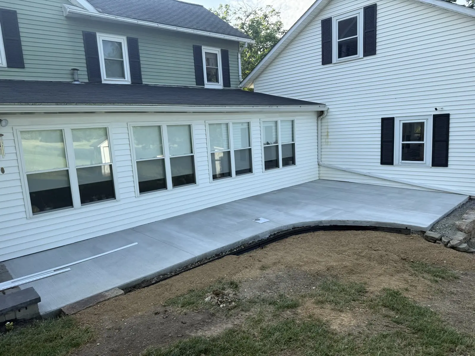 Finished residential concrete patio in the Lehigh Valley